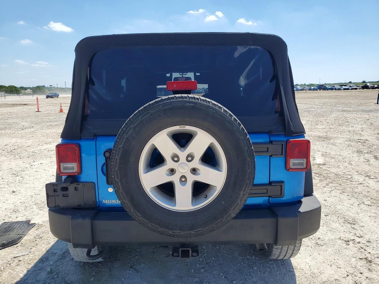2016 Jeep Wrangler Sport - Фото 6