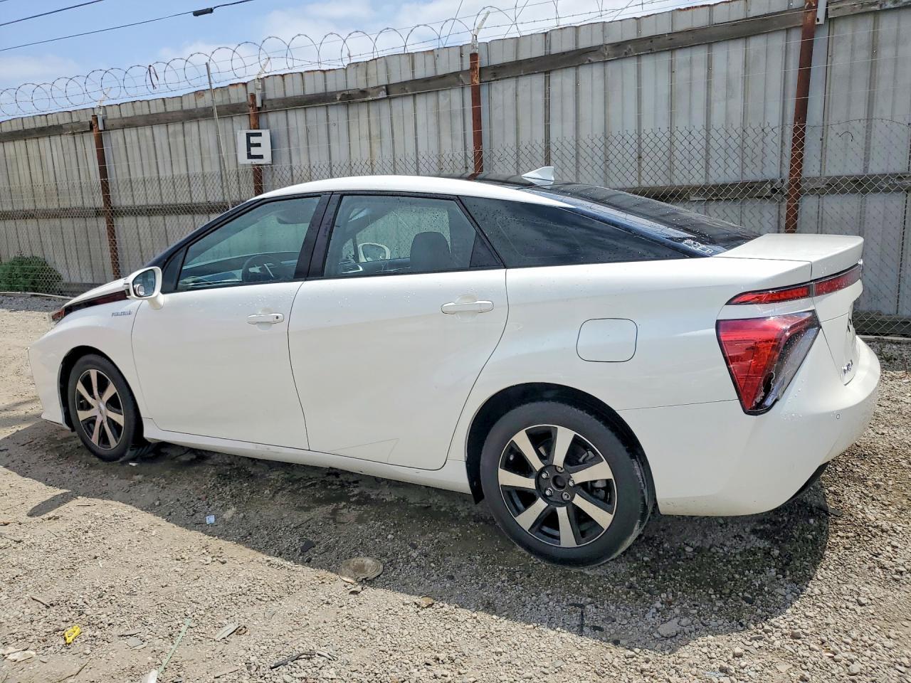 2018 Toyota Mirai Base - Фото 2