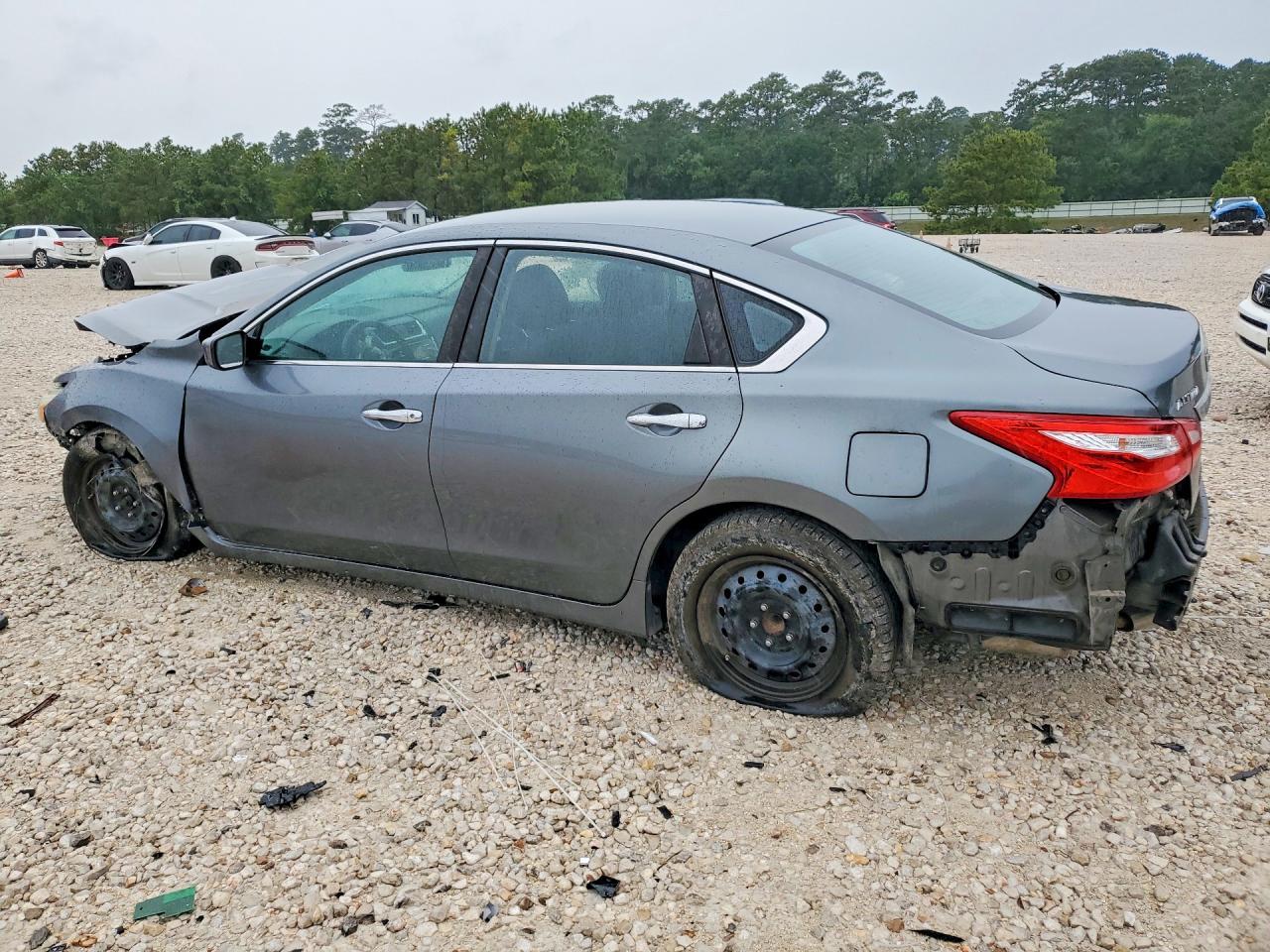 2016 Nissan Altima 2.5 S - Image 2