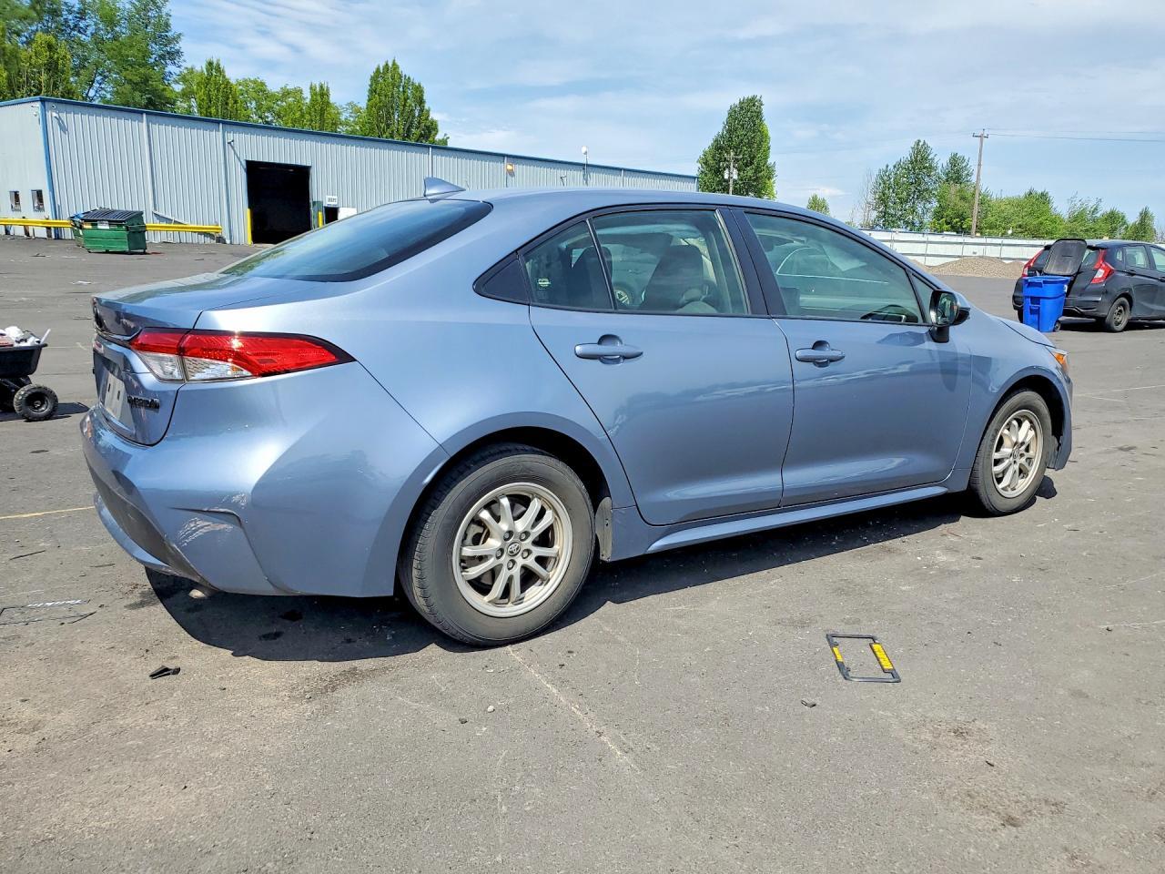 2022 Toyota Corolla Le - Image 3