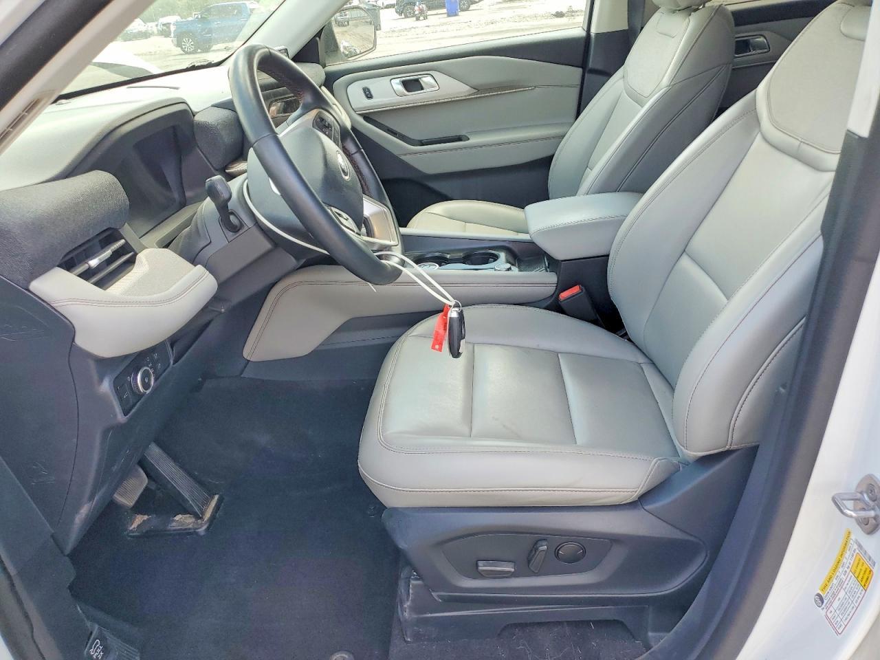 2025 Ford Explorer Active - Фото 7