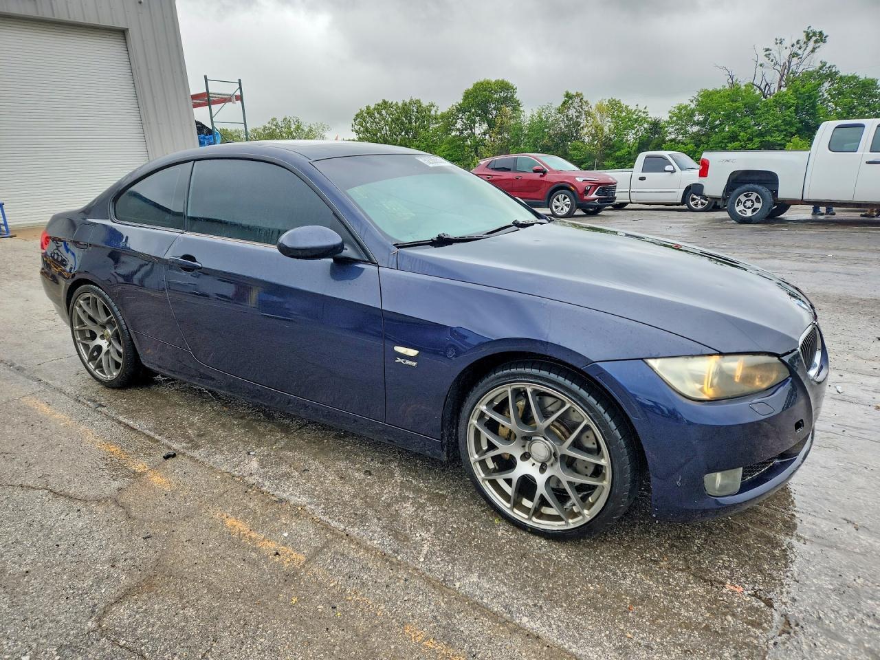 2009 BMW 335 Xi - Image 4