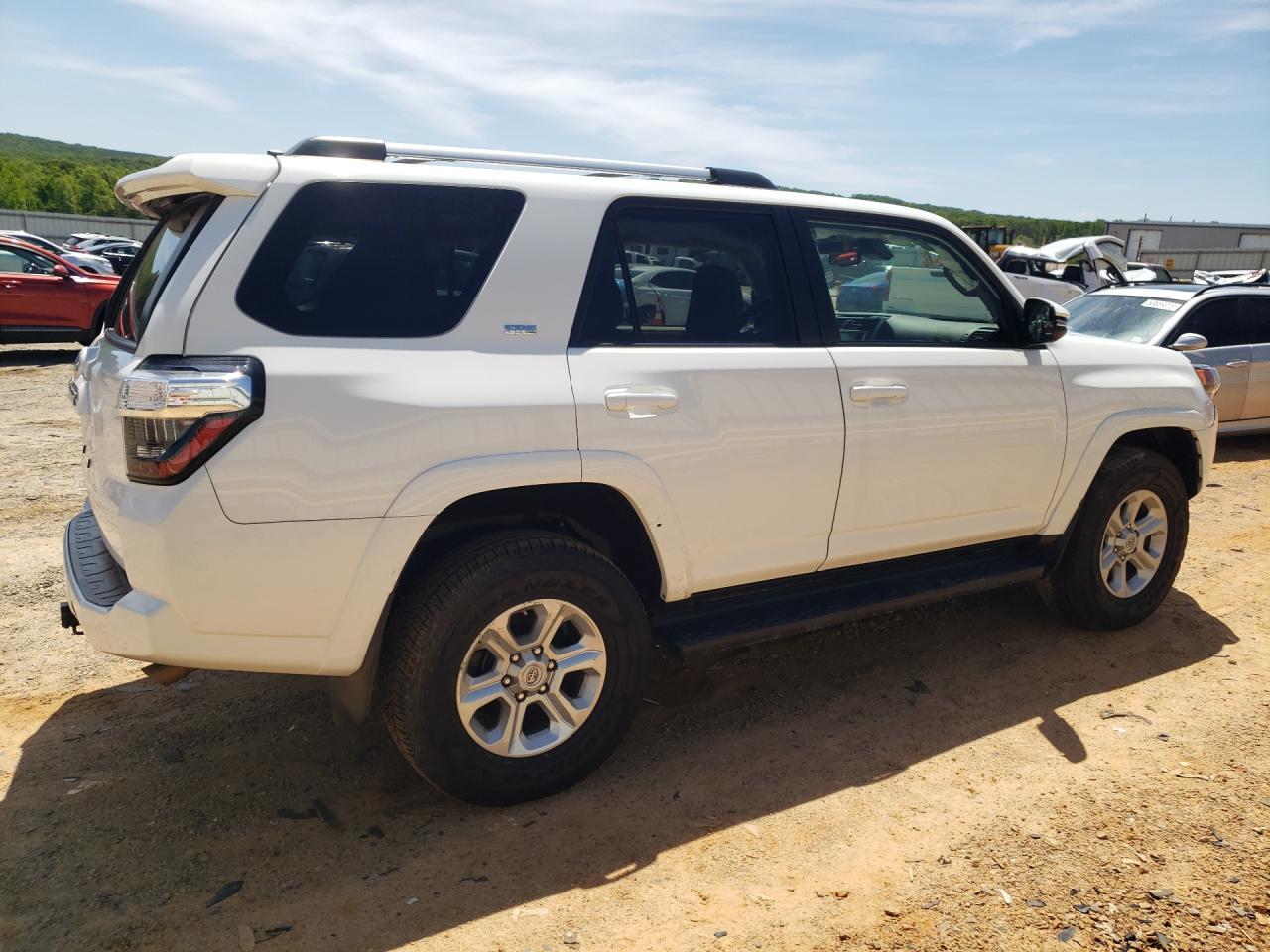 2020 Toyota 4 Runner Sr5 - Image 3