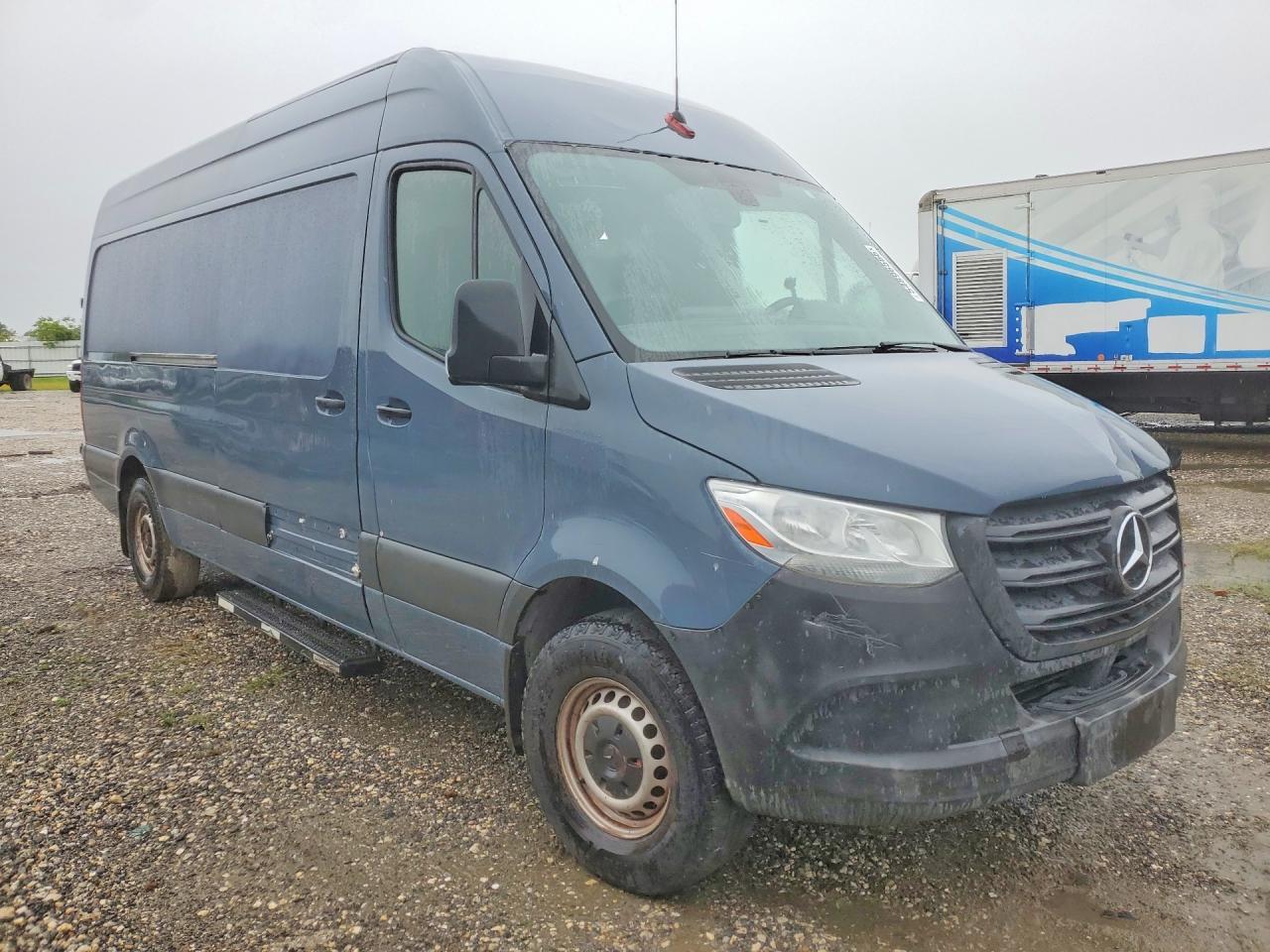 2019 Mercedes-Benz Sprinter 2500 - Фото 4