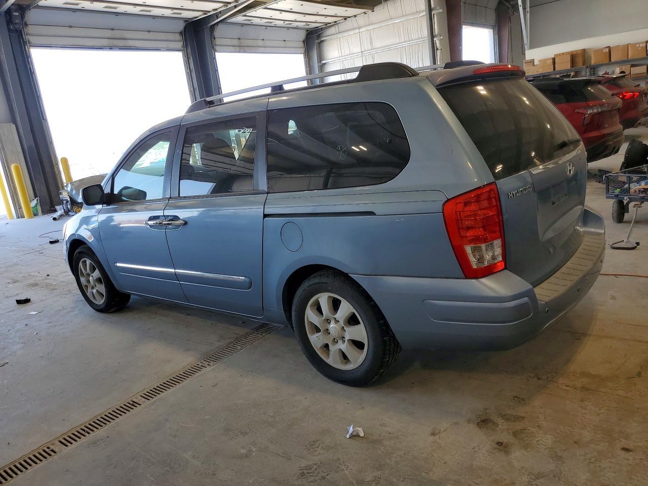 2007 Hyundai Entourage Gls - Image 2