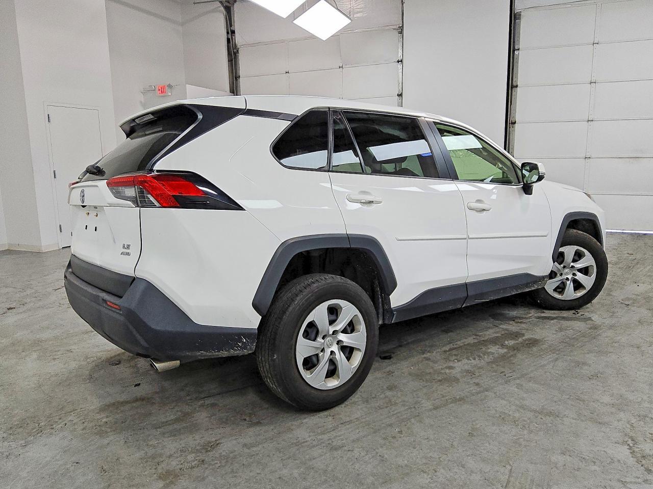 2023 Toyota Rav4 Le - Image 3