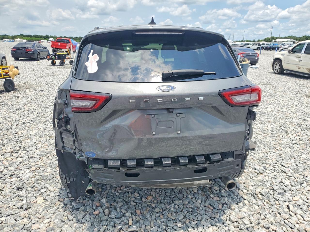 2023 Ford Escape St Line - Image 6