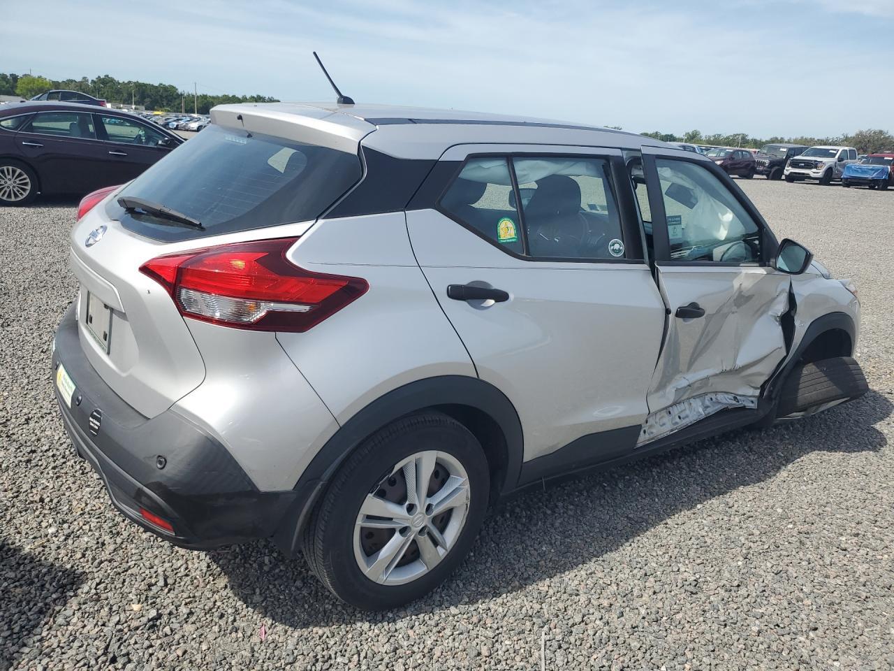2020 Nissan Kicks S - Image 3