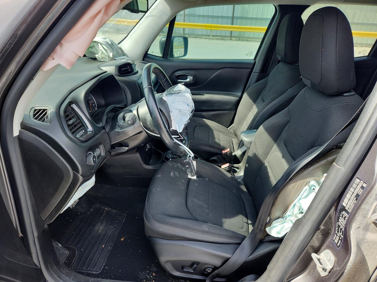 2017 Jeep Renegade - Image 7