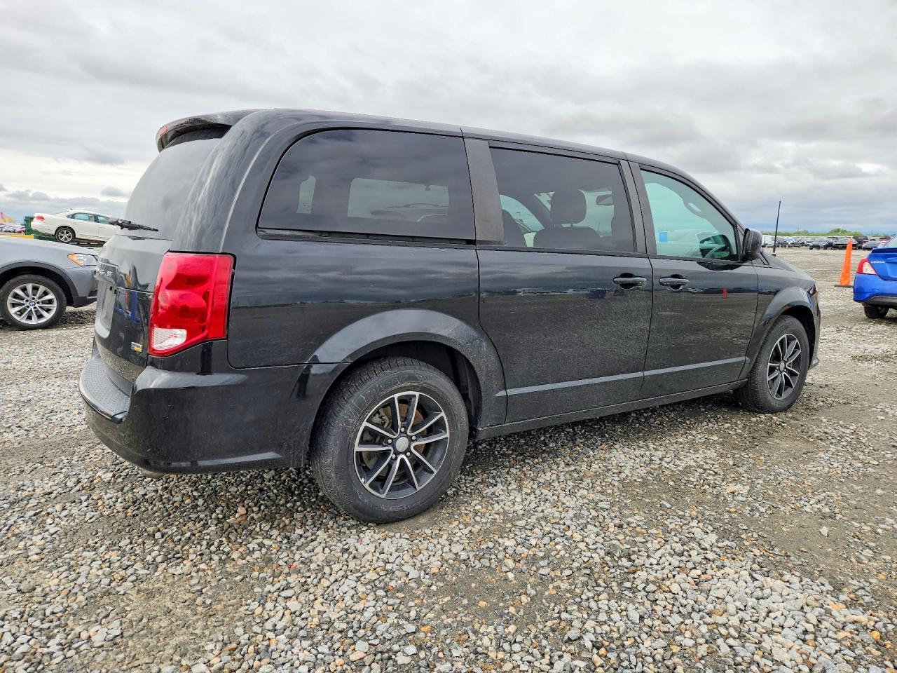 2018 Dodge Grand C - Image 3