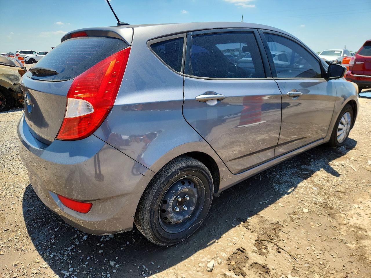 2015 Hyundai Accent Gs - Image 3