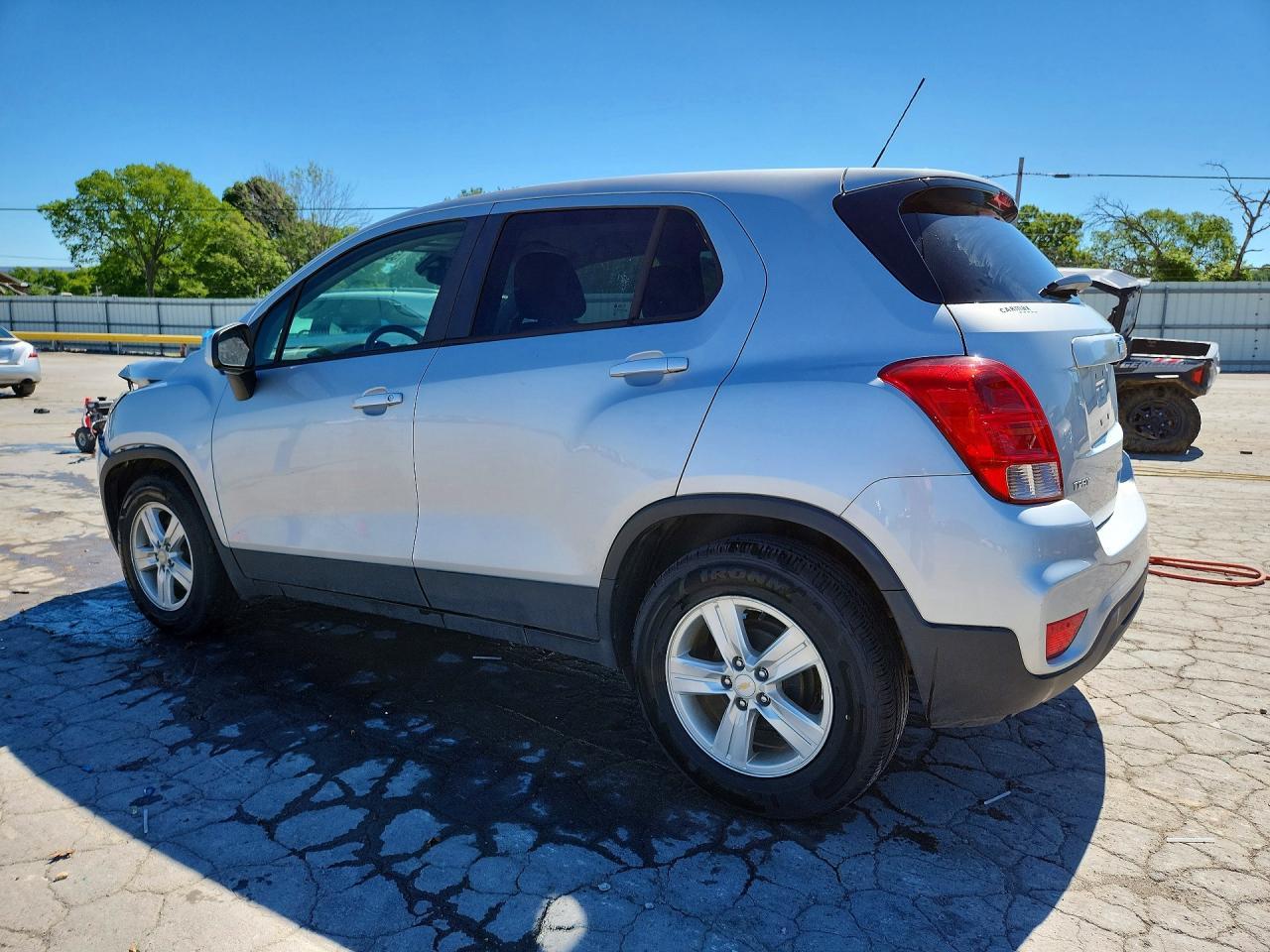 2020 Chevrolet Trax Ls - Фото 2