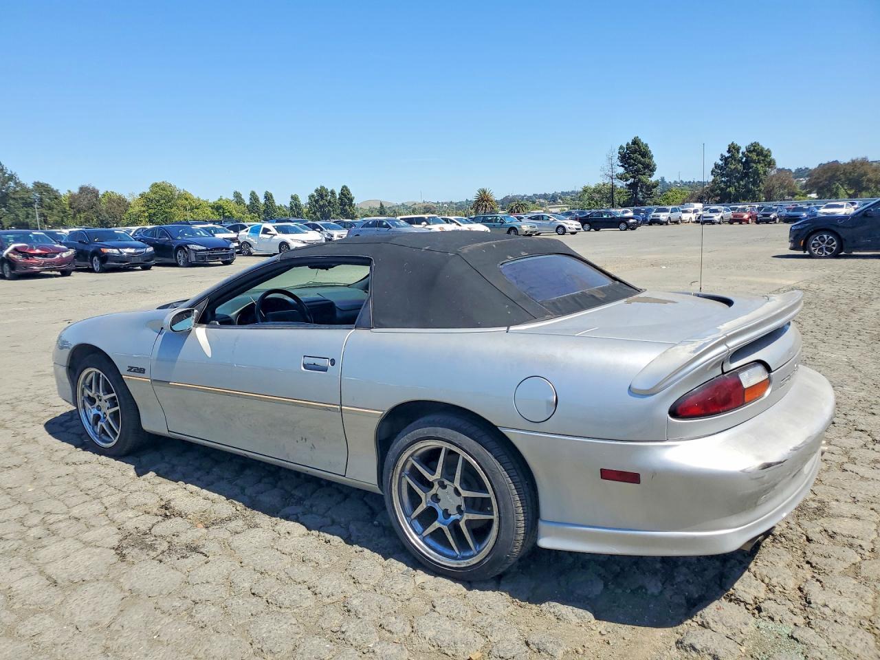 1998 Chevrolet Camaro Z28 - Фото 2