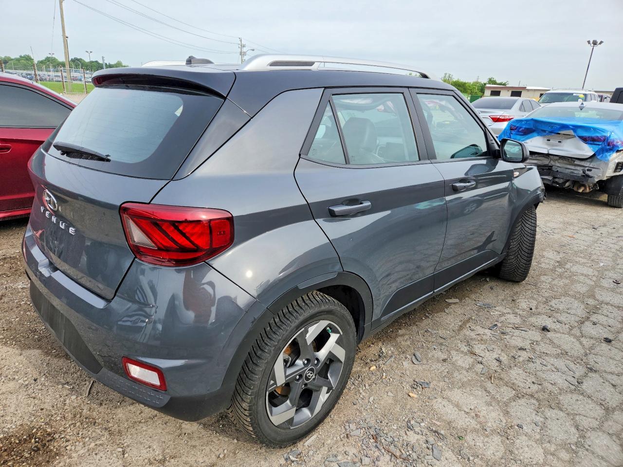 2024 Hyundai Venue Limited - Фото 3