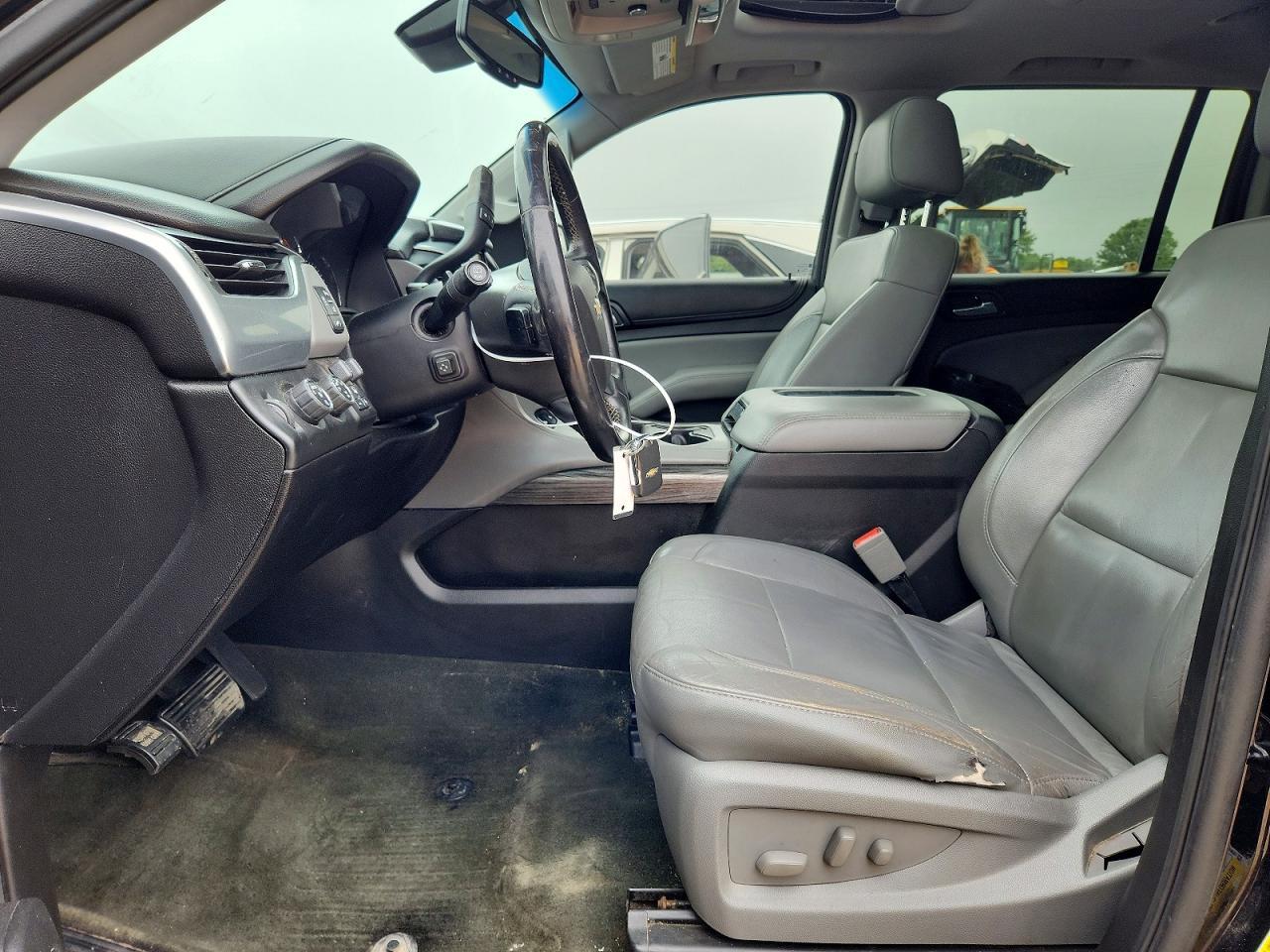 2015 Chevrolet Suburban - Фото 7