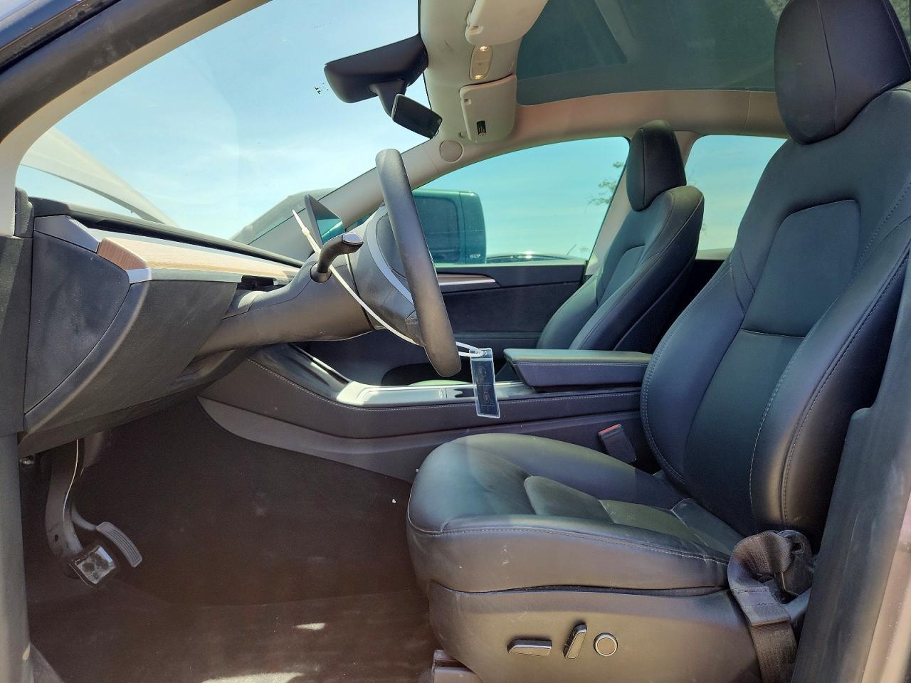 2024 Tesla Model Y - Image 7