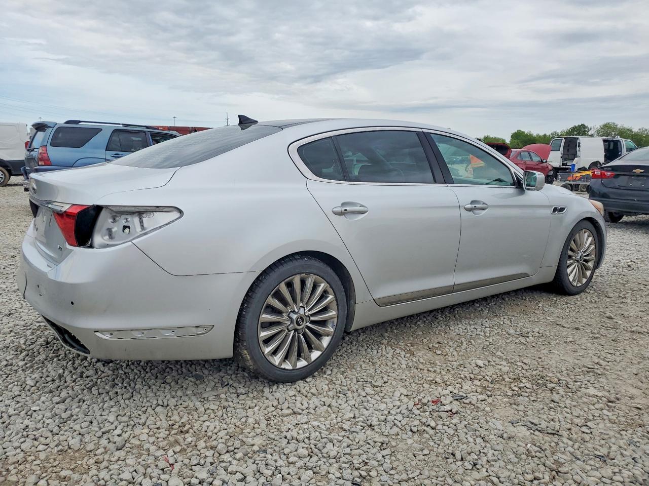 2015 Kia K900 Luxury - Image 3