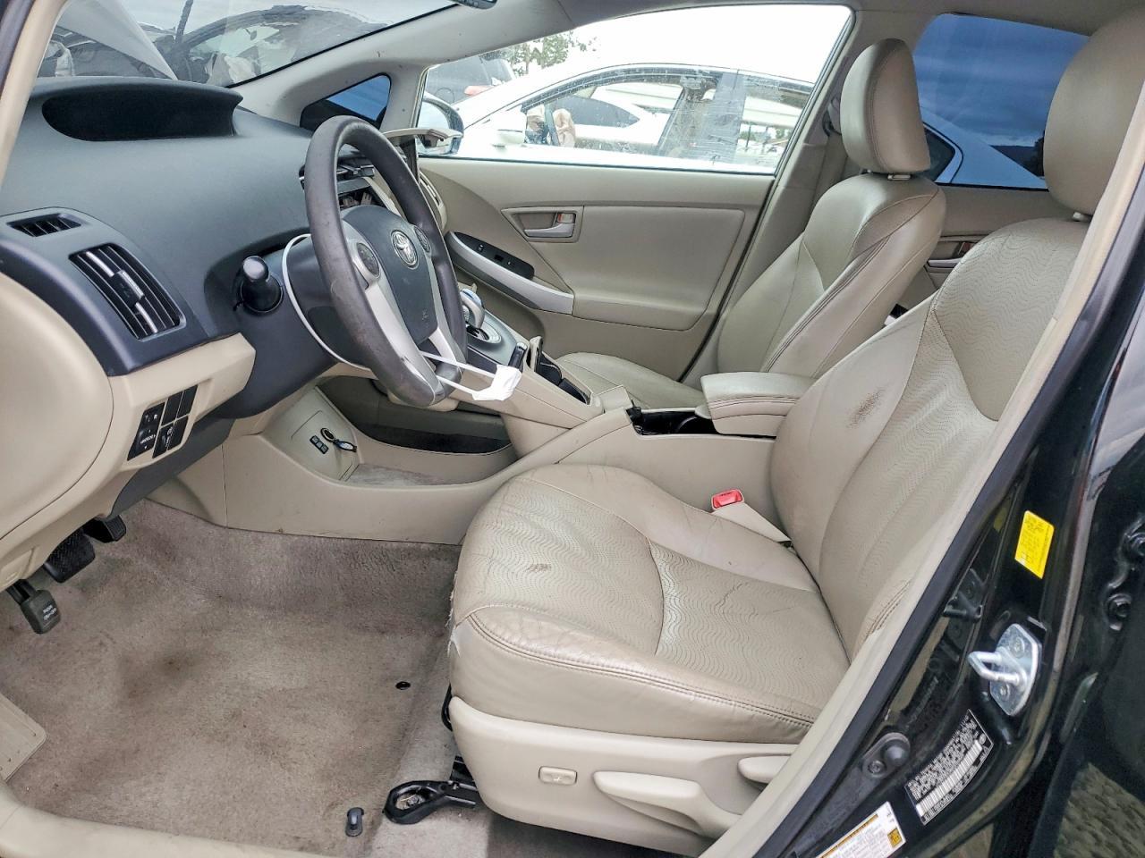 2011 Toyota Prius Four - Image 7