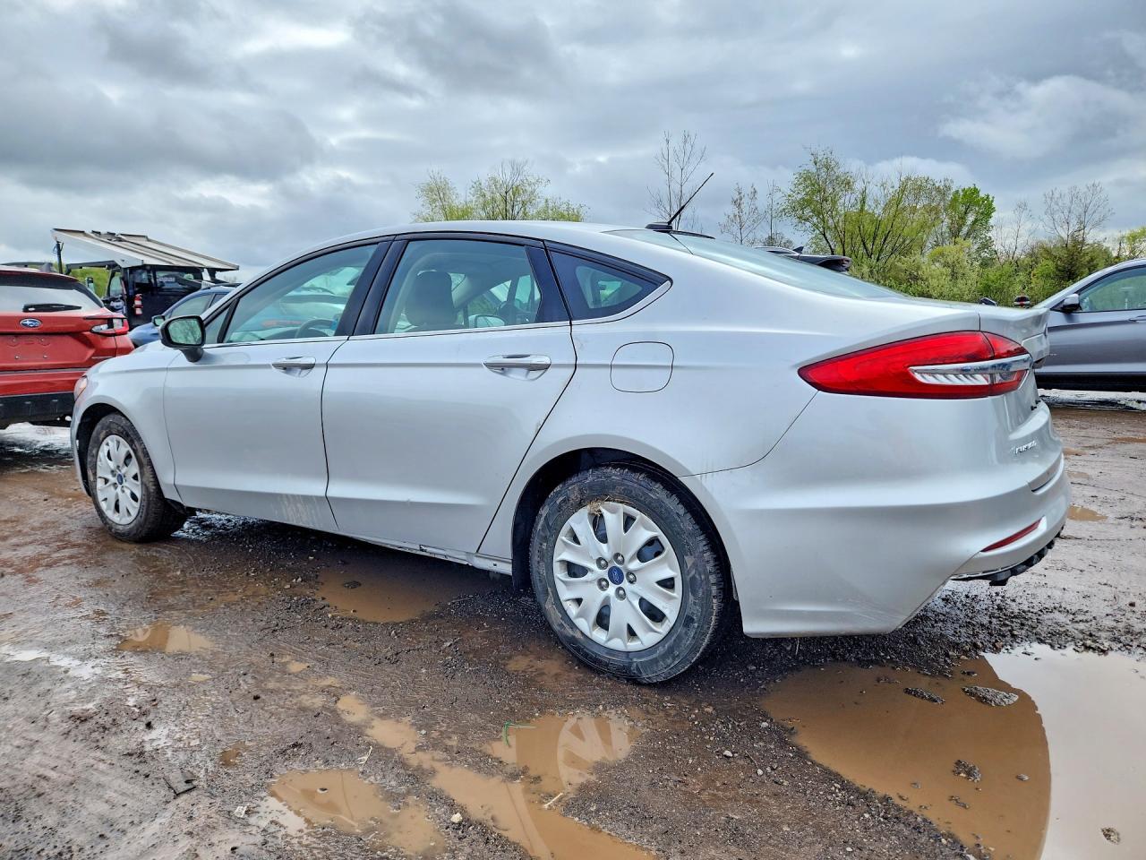 2019 Ford Fusion S - Фото 2