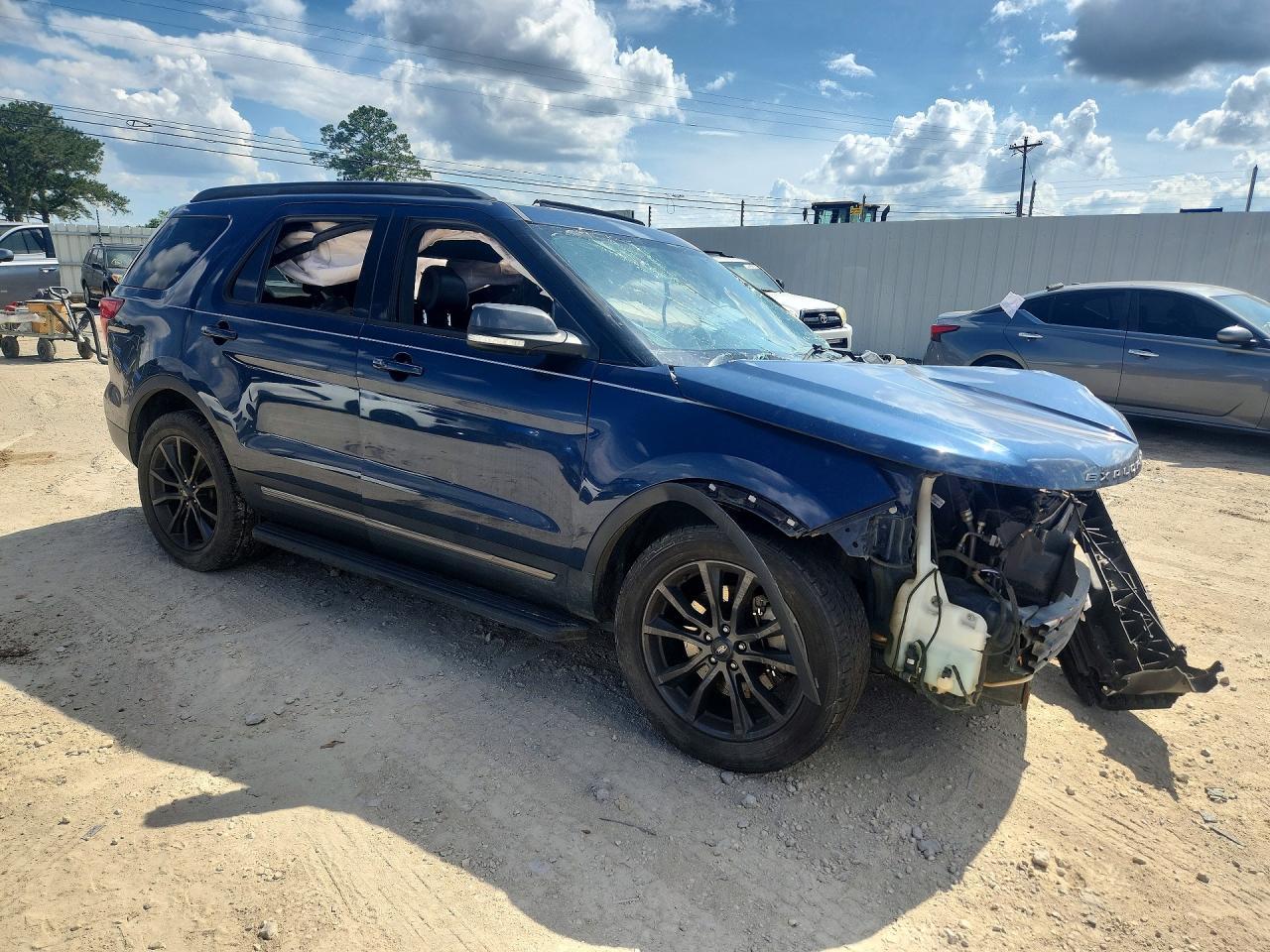 2017 Ford Explorer Xlt - Фото 4