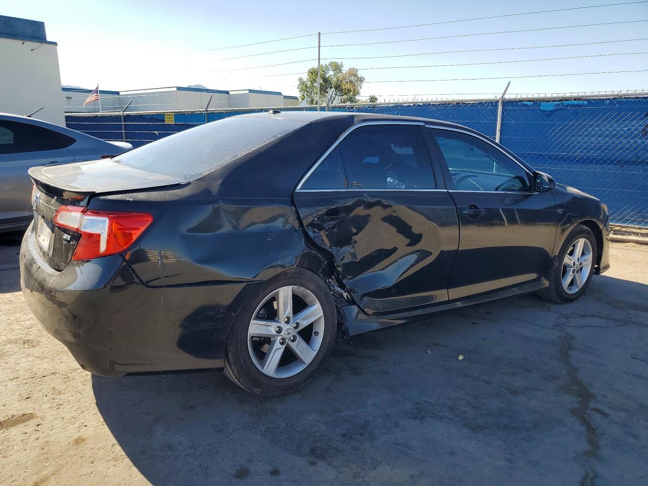 2013 Toyota Camry Se - Фото 3