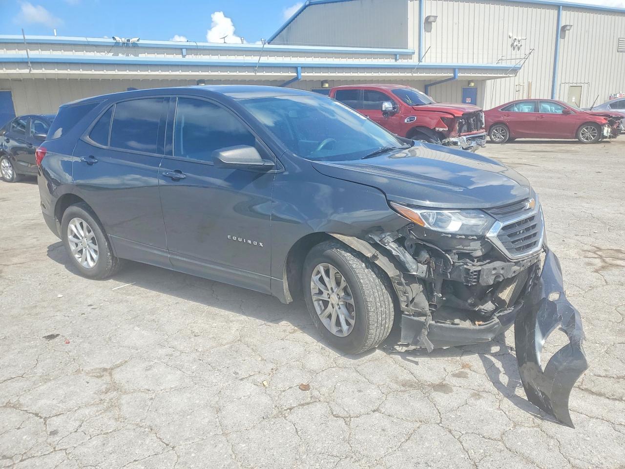 2018 Chevrolet Equinox Ls - Фото 4