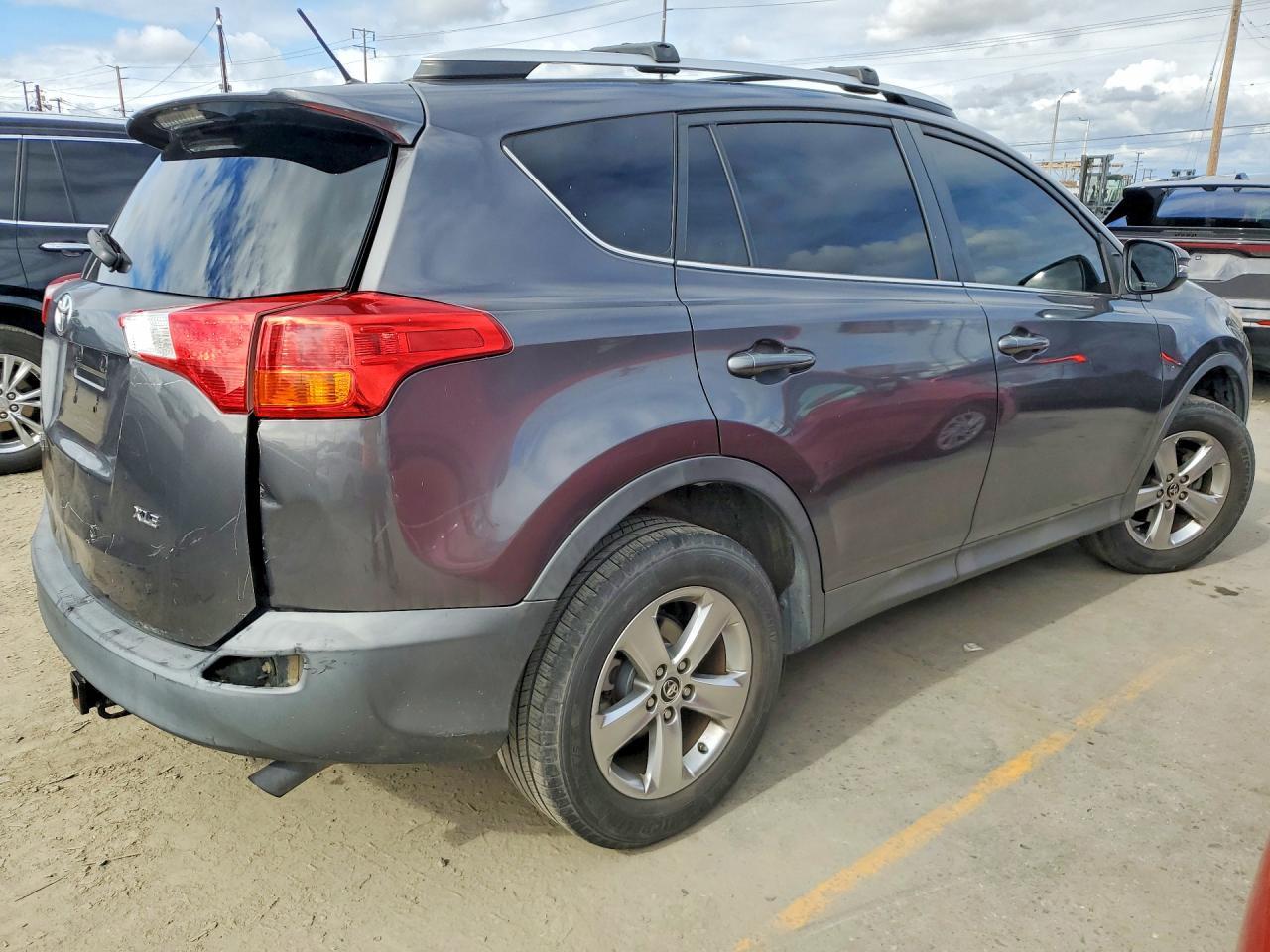 2015 Toyota Rav4 Xle - Image 3