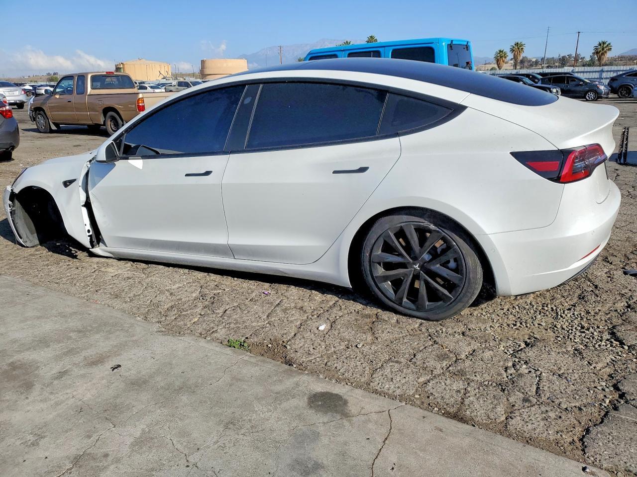 2022 Tesla Model 3 - Image 2