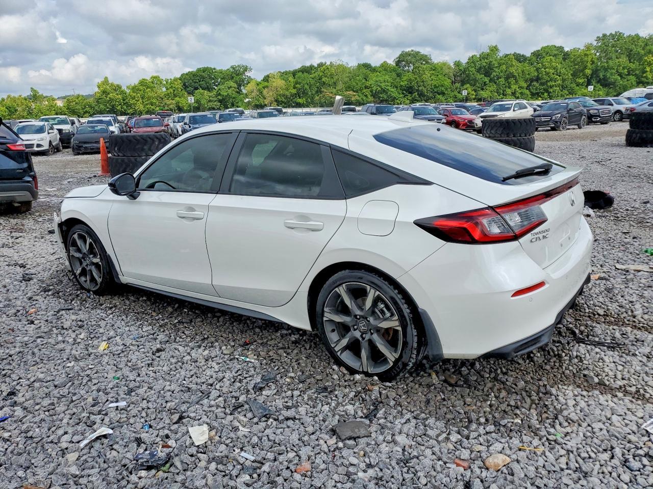 2025 Honda Civic Sport Touring - Фото 2
