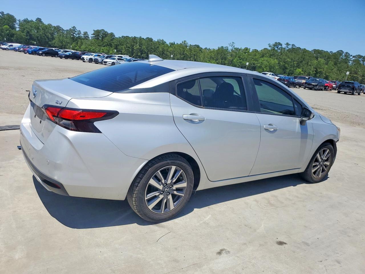 2020 Nissan Versa Sv - Image 3