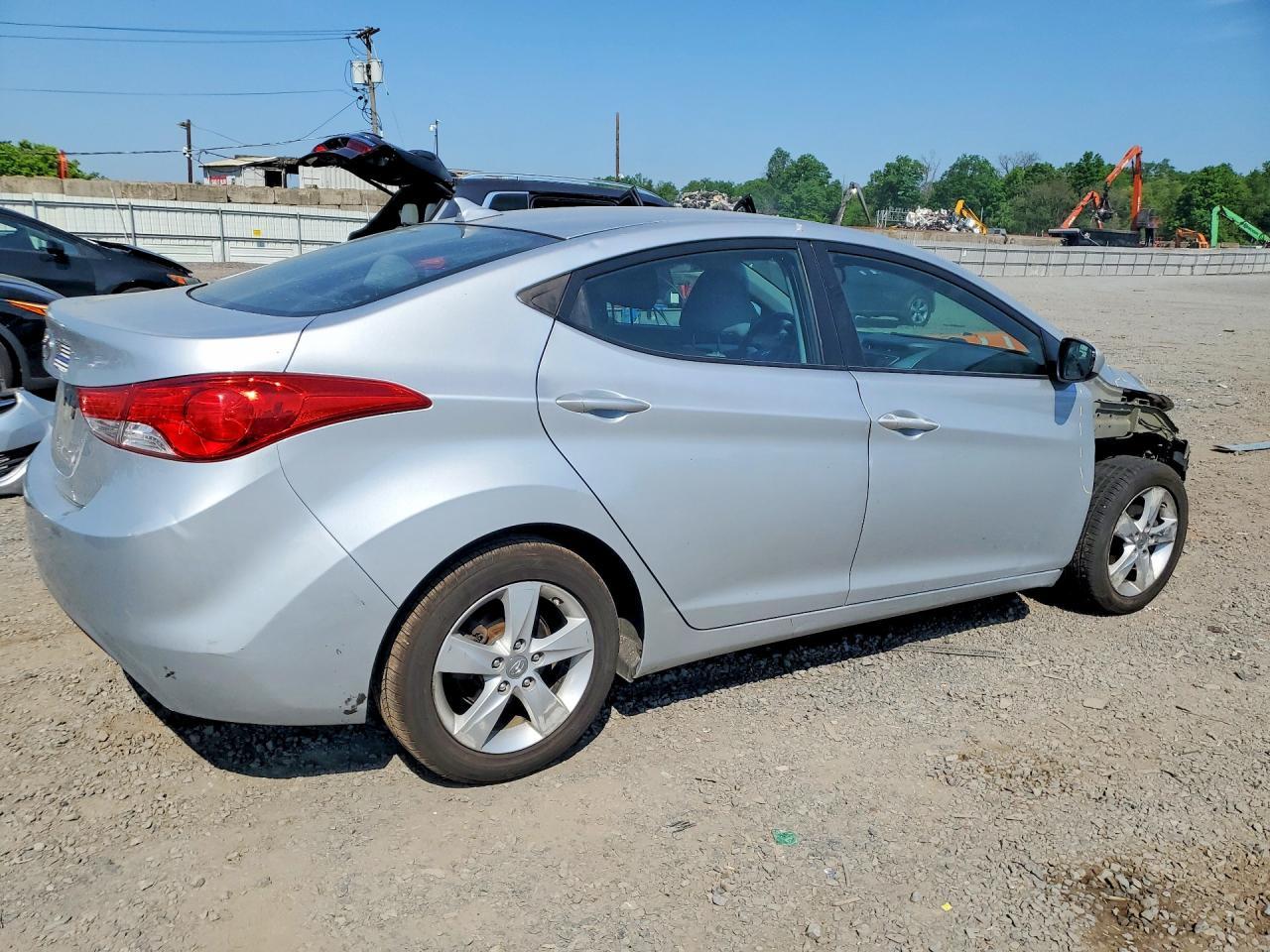2013 Hyundai Elantra Gls - Фото 3