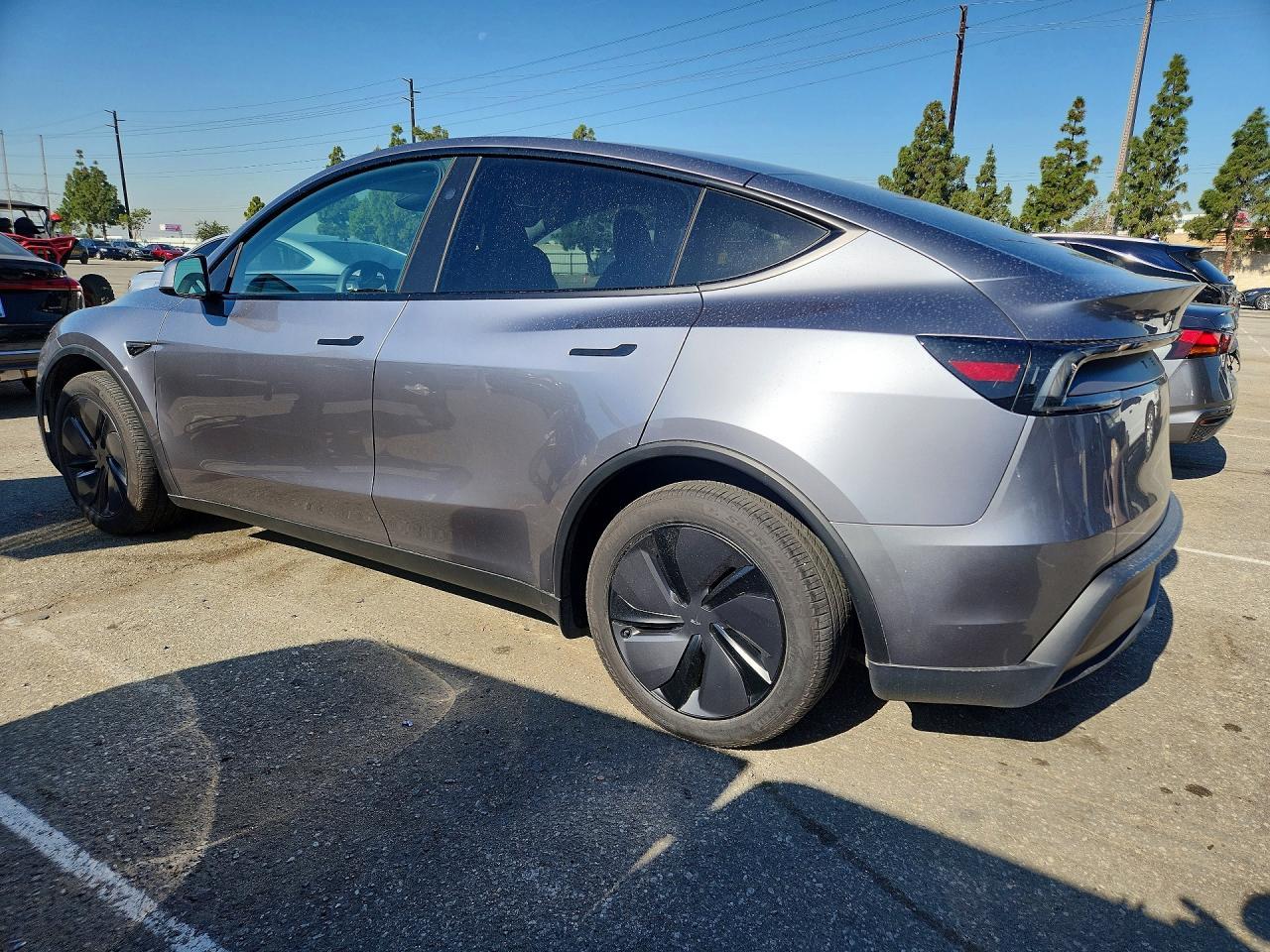 2026 Tesla Model Y - Image 2