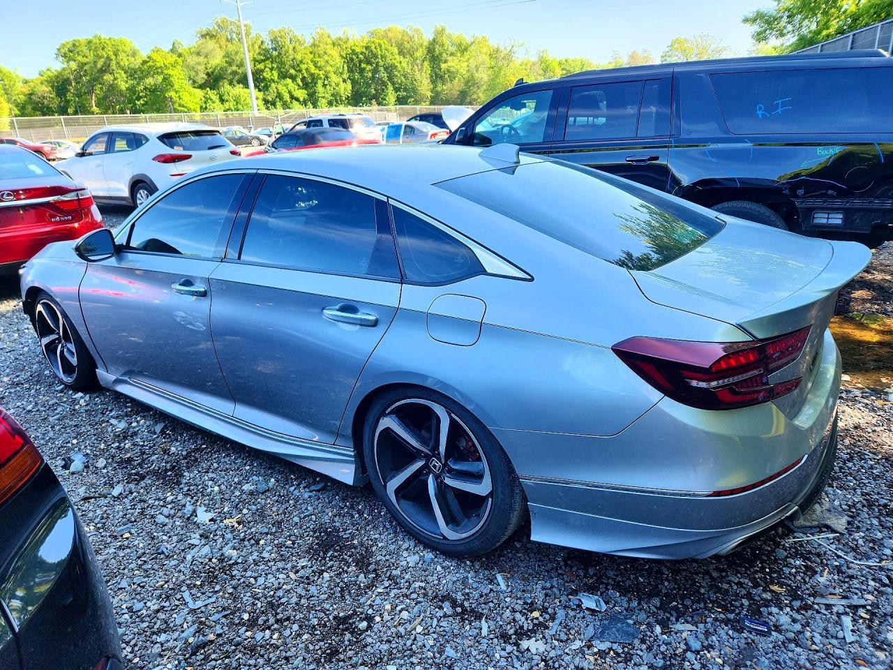 2019 Honda Accord Touring - Фото 2