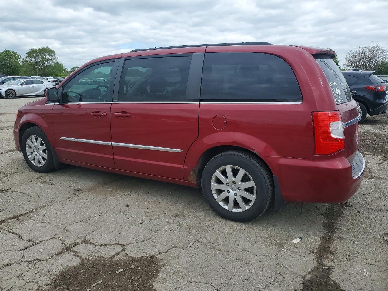 2013 Chrysler Town & Country Touring - Фото 2
