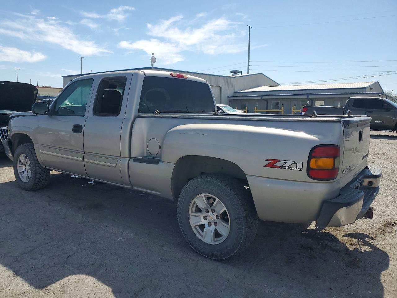 2004 Chevrolet Silverado K1500 - Фото 2