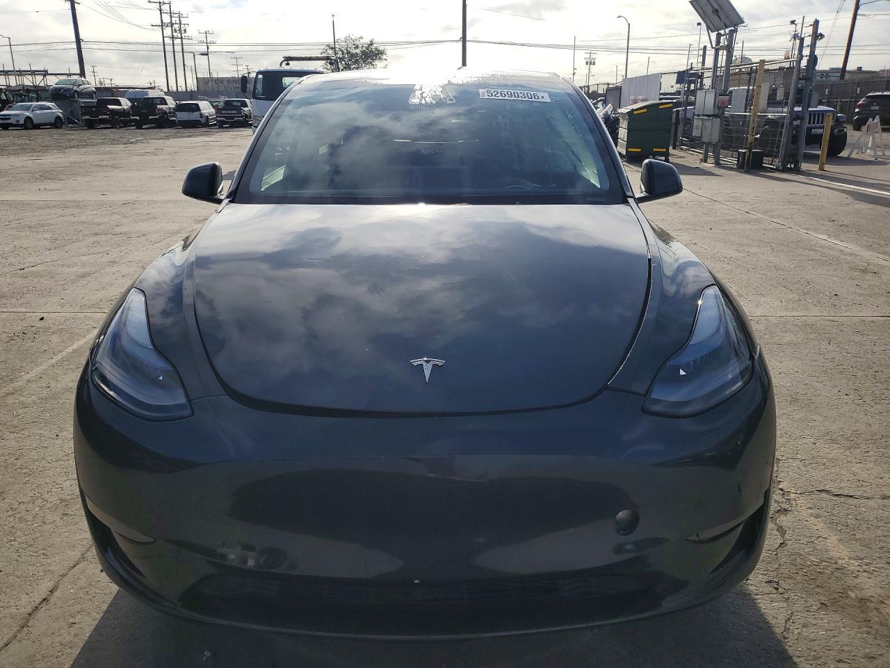 2024 Tesla Model Y - Фото 5