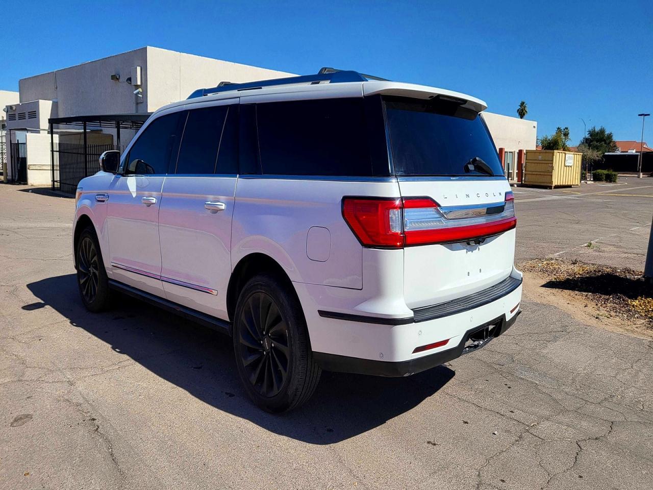 2020 Lincoln Navigator L Reserve - Image 3