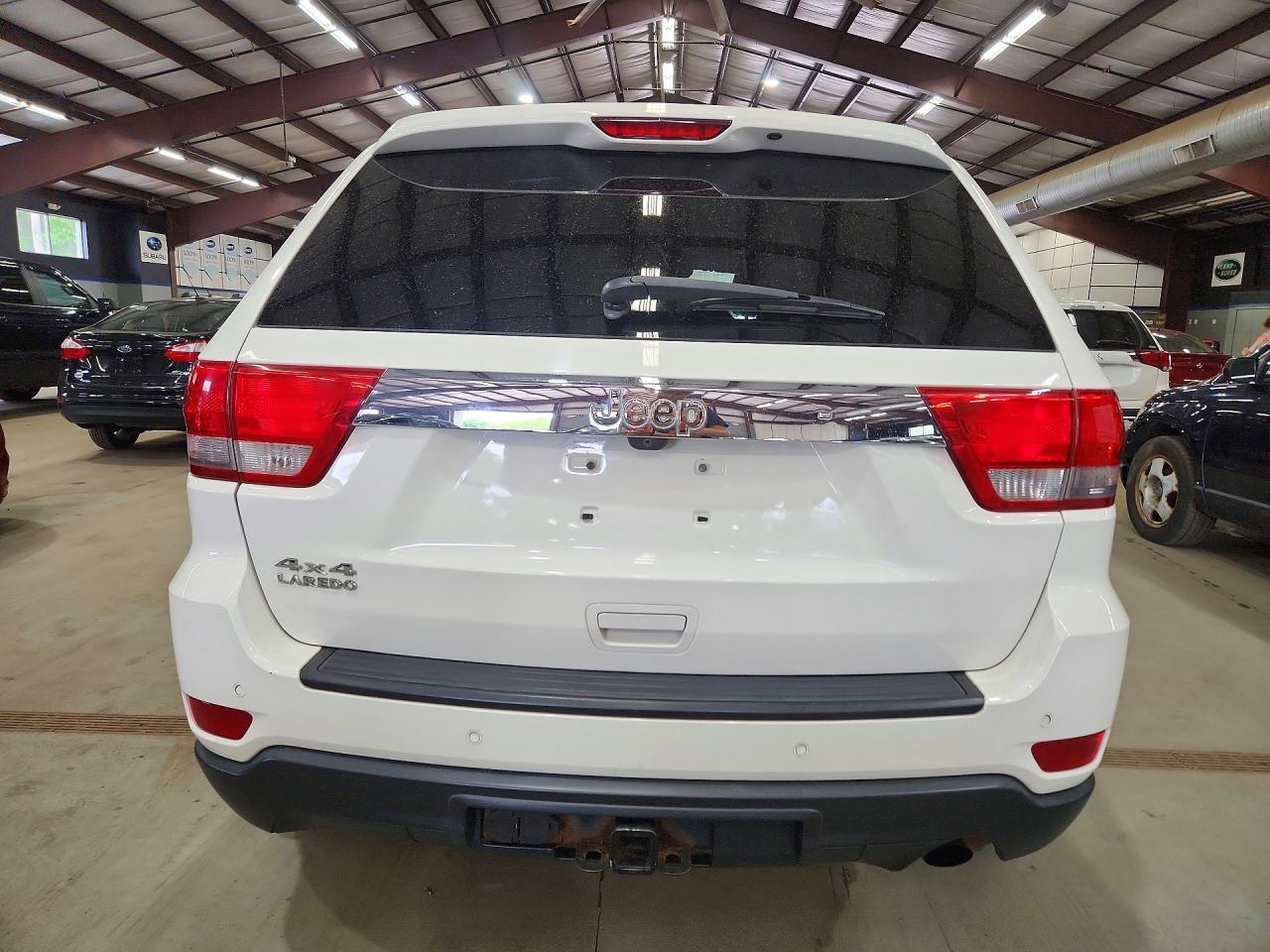 2012 Jeep Grand Cherokee Laredo - Image 6