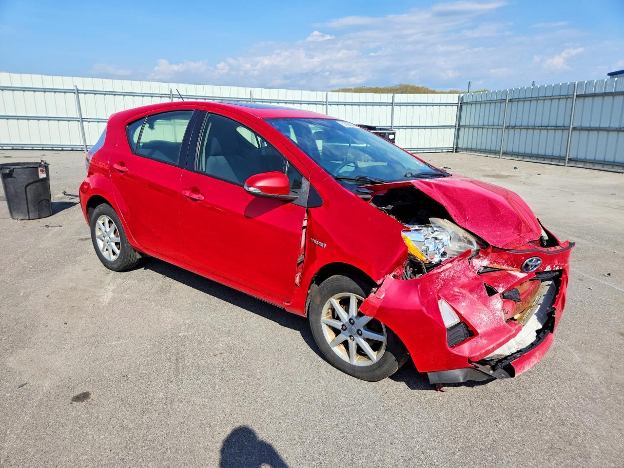 2014 Toyota Prius C Three - Image 4