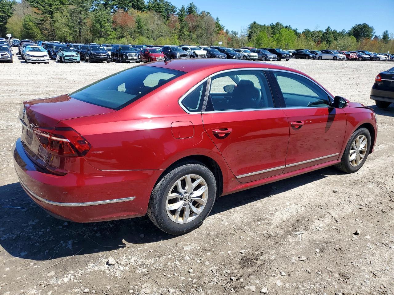 2017 Volkswagen Passat S - Фото 3
