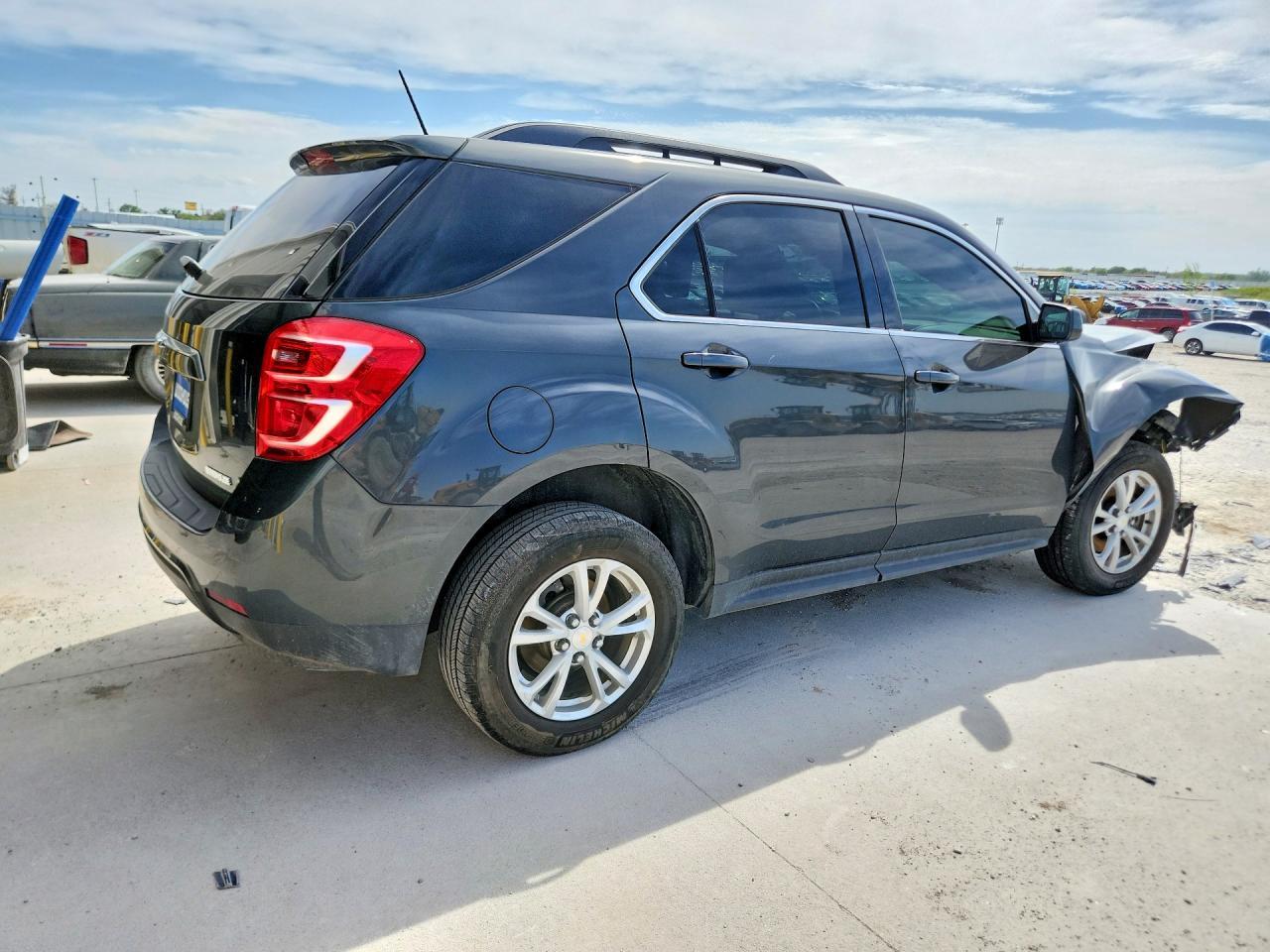 2017 Chevrolet Equinox Lt - Image 3