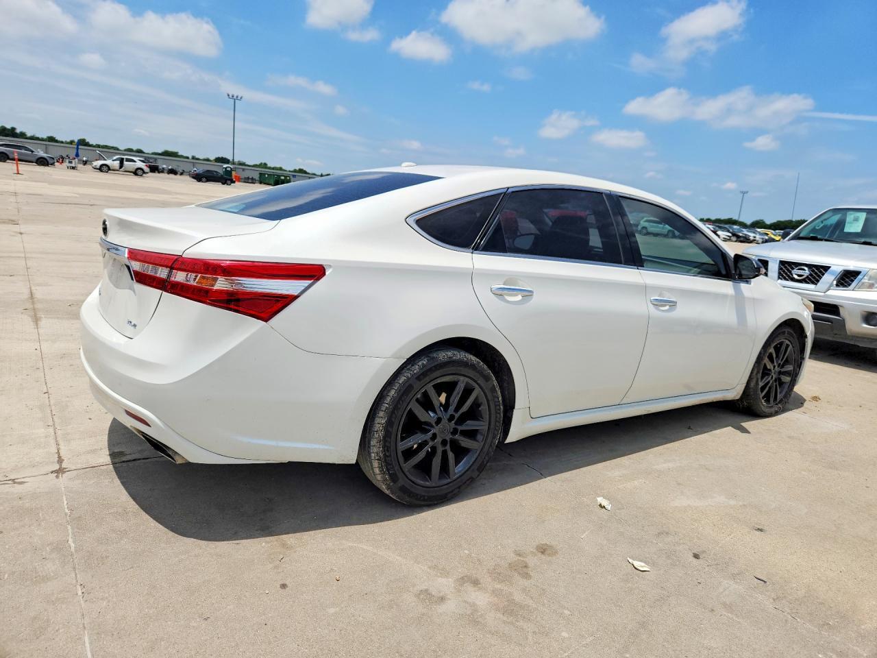 2015 Toyota Avalon Xle Premium - Image 3