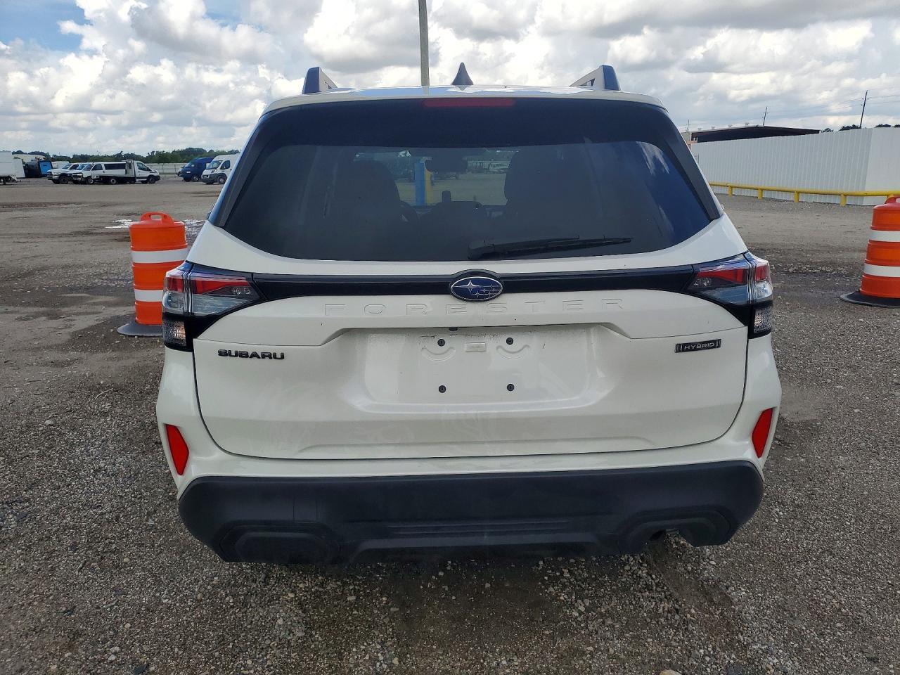 2025 Subaru Forester Premium - Фото 6