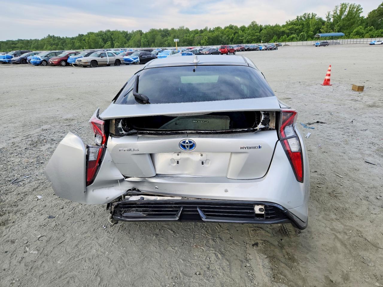 2017 Toyota Prius Four Touring - Фото 6