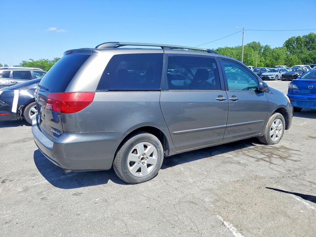 2004 Toyota Sienna Le 7 Passenger - Фото 3