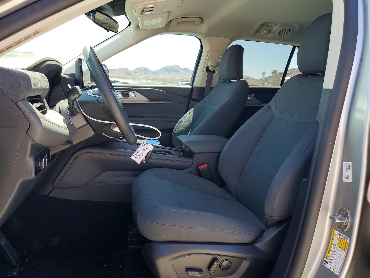2025 Ford Explorer Active - Фото 7