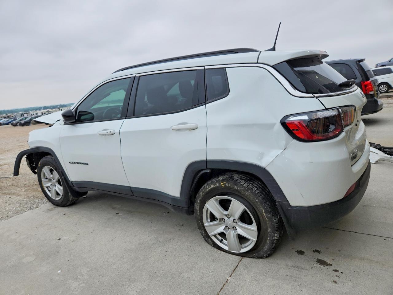 2022 Jeep Compass Latitude - Image 2