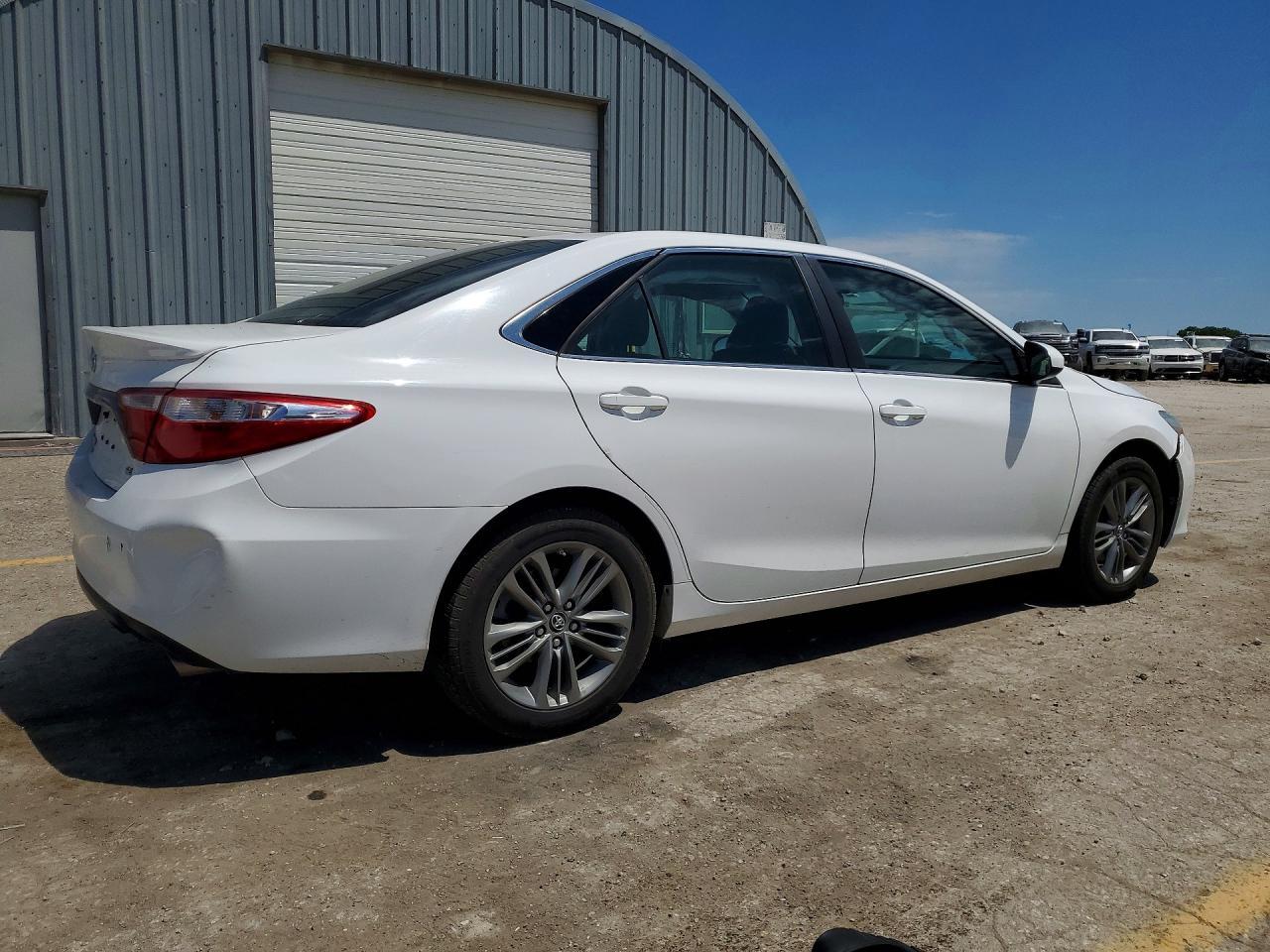 2017 Toyota Camry Se - Image 3