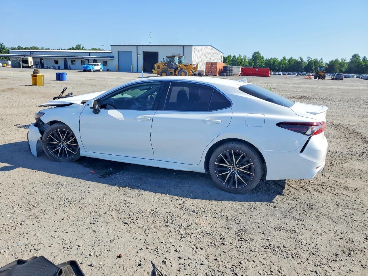 2021 Toyota Camry Se - Image 2