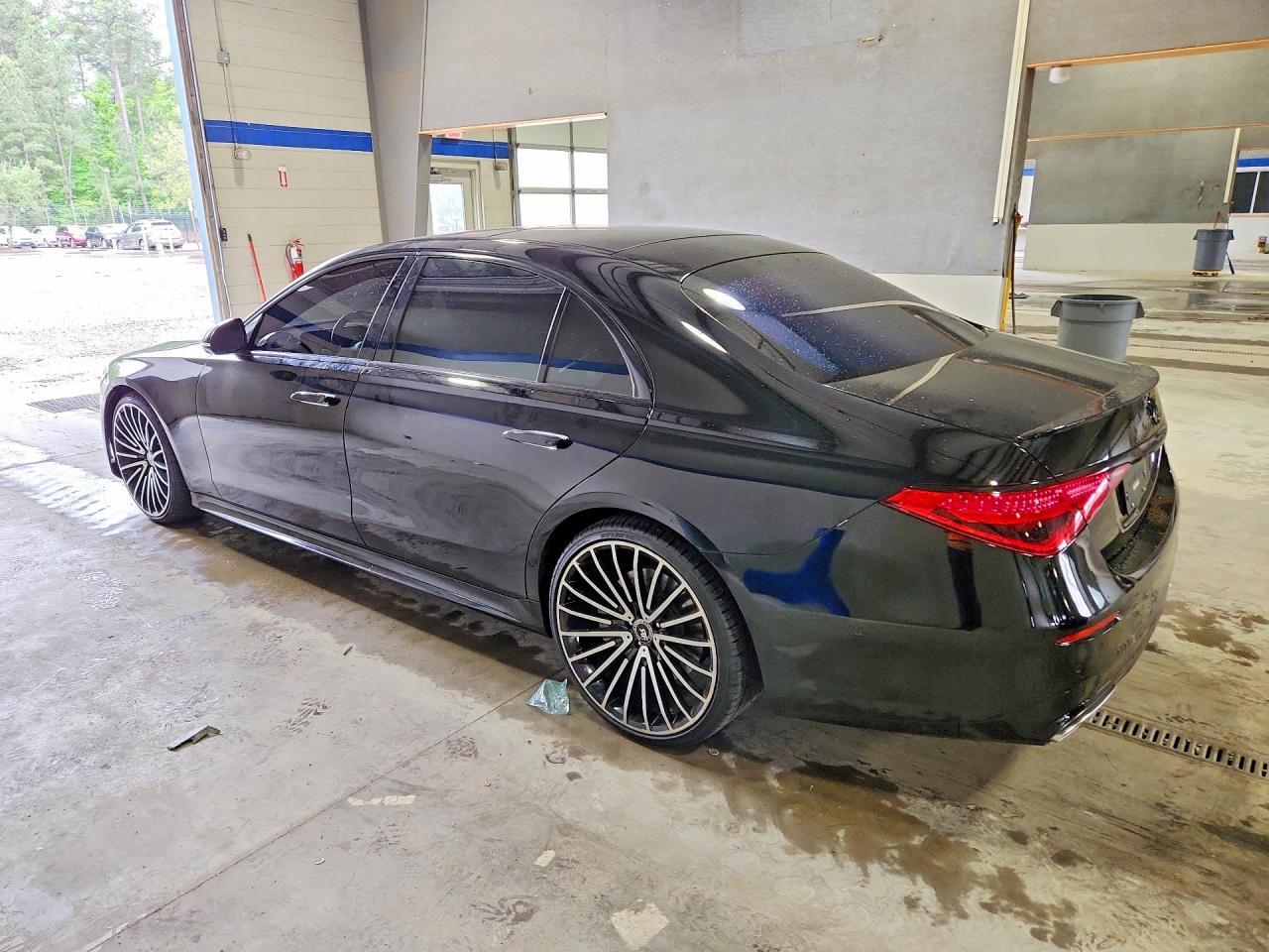 2022 Mercedes-Benz S 500 4Matic - Image 2